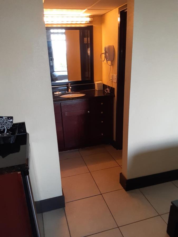 Charming One Bedroom Resort-Style Studio With Pool And Beach Access 拉斯金 外观 照片