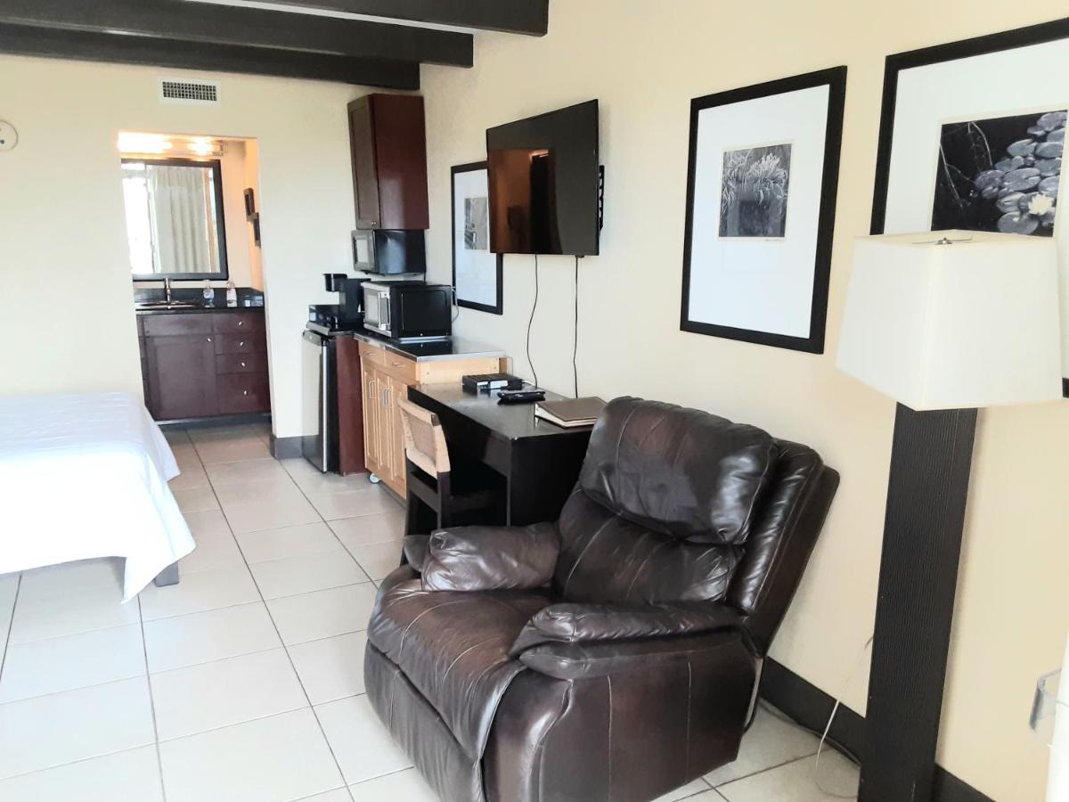 Charming One Bedroom Resort-Style Studio With Pool And Beach Access 拉斯金 外观 照片